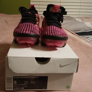 NIKE Airmax  Flynit 3 size women 5